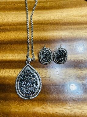 Brighton 20 inch Silver-Tone Teardrop and Oval Druzy Necklace with Earrings